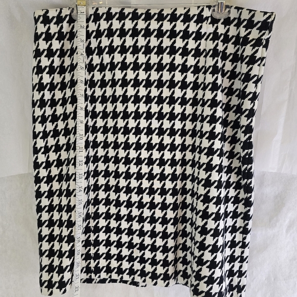 Houndstooth Skirt Classic Knee Length Pencil Zip Slit Stretch GO Inter Sz 12 - Picture 3 of 9